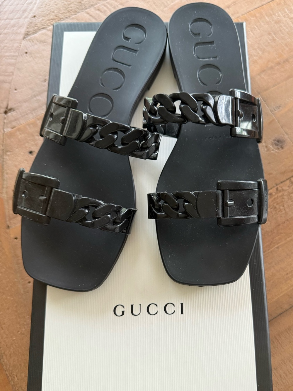 Gucci Women’s Black Rubber Nero Chain-Strap Slide Sandals 35 (5- 5.5) - Picture 1 of 5